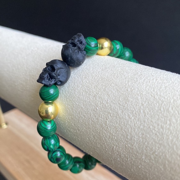Malachite & Gold Plated Hematite Skull Bracelet - Picture 6 of 6